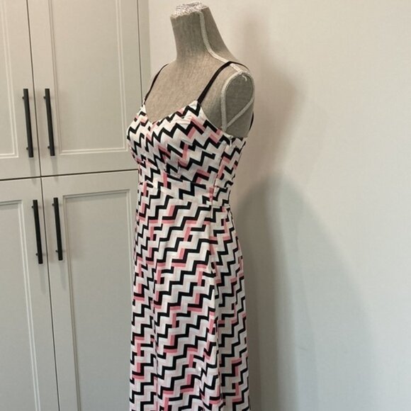 Jacob Sleeveless Fitted Dress White Pink Geometric Pattern - Picture 4 of 15